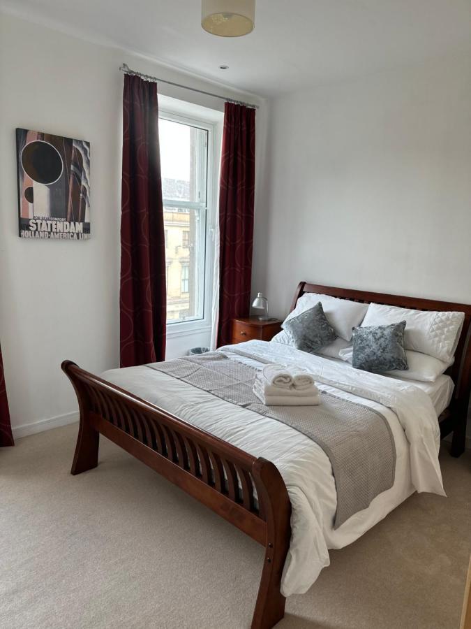 Comfy Two Bedroom Apartment Right In The City Centre Glasgow Exterior photo